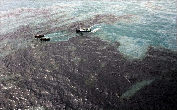 devastating oil spill in Thailand reached Ko Samet