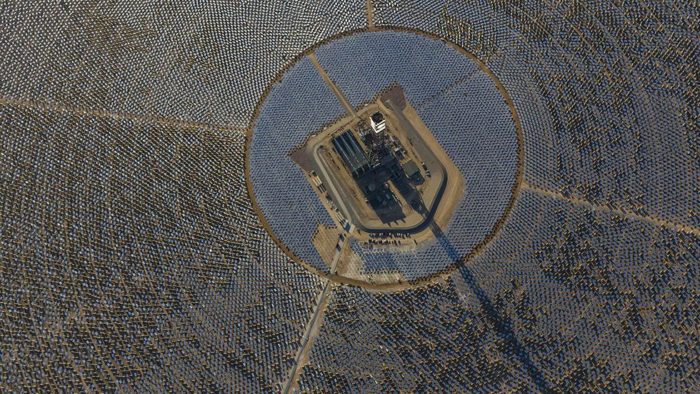 Ivanpah-the-worlds-largest-solar-plant-in-the-world-is-in-operation-since-February-13-2014.jpg