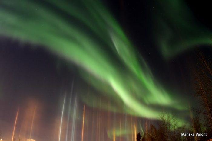light-pillars-aurora-alaska-november-6-2014.jpg