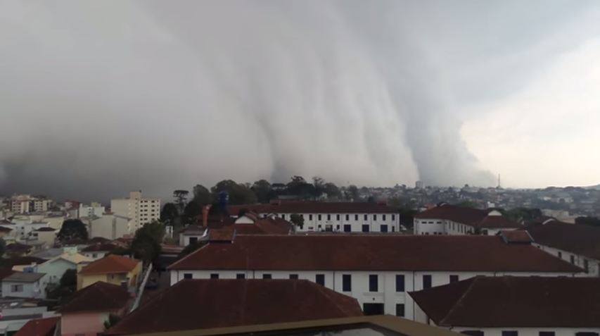 Video storm, storm, storm cloud video, video storm clouds, storm clouds photo brazil, terrifying clouds engulf city in Brazil, terrifying clouds caxias do sul, caxias do the storm, the clouds do caxias video