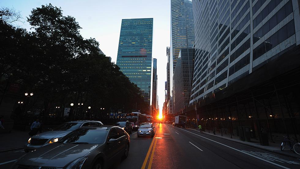 Manhattanhenge On Memorial Day And On July 11 And July 12 2016 Strange Sounds