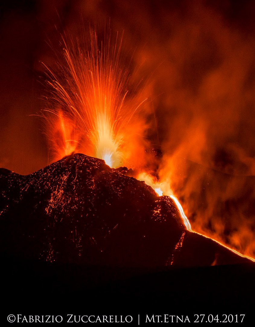Nuova eruzione dell'Etna il 27 aprile 2017.