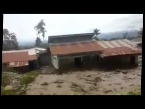 lahar sinabung volcano indonesia video, Apocalyptical lahar destroys 20 houses after the eruption of Sinabung volcano in Indonesia in 2017