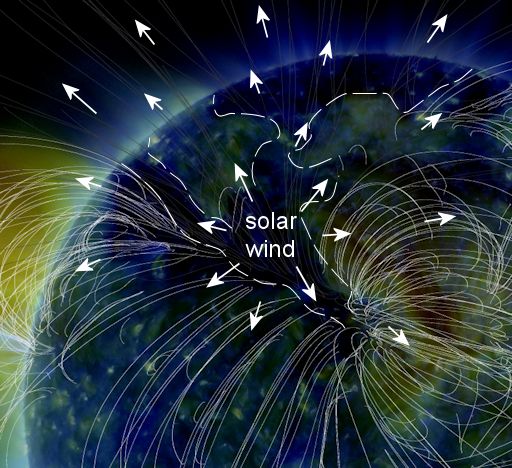 На Солнце растёт гигантсткая корональная дыра. Spotless-sun-sparks-aurora-thanks-to-coronal-hole-october-2017