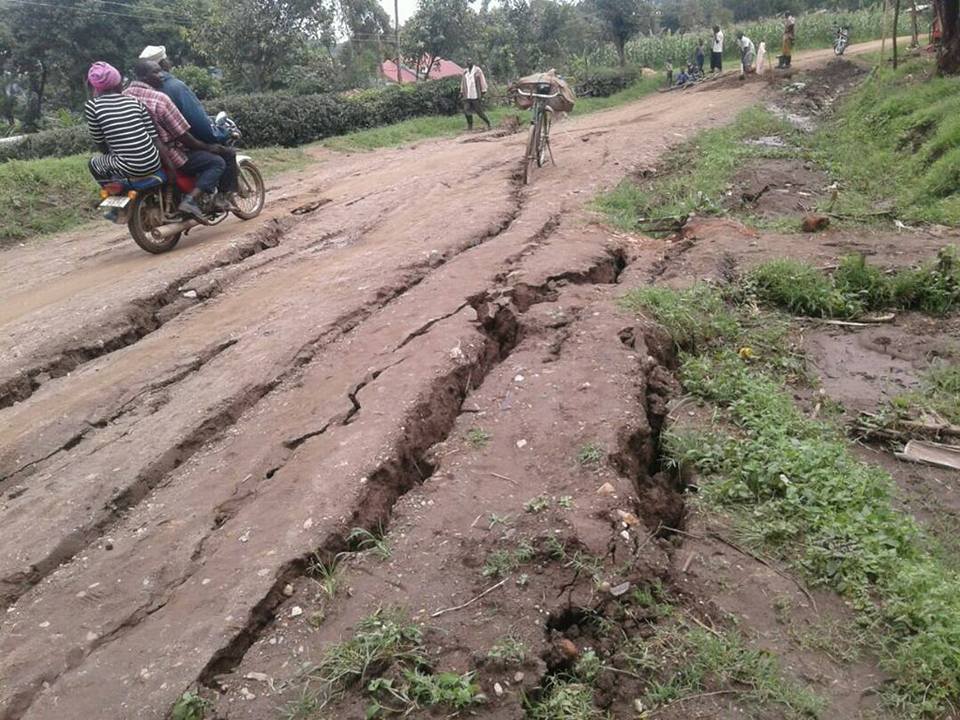 earth cracks uganda, earth cracks uganda may 2018, earth cracks uganda video may 2018, earth cracks uganda pictures may 2018
