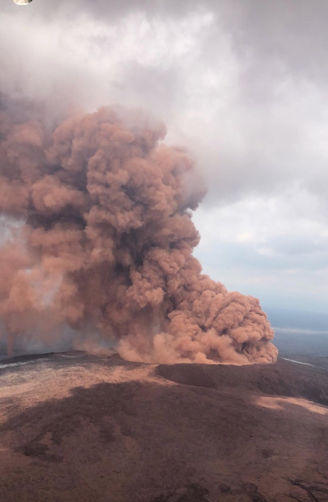 Eruptions of Kilauea (Hawaii, USA), Cleveland (Alaska, USA) Piton de la