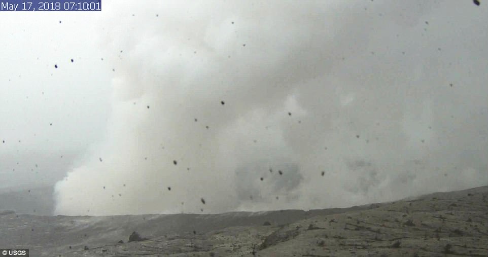 kilauea volcano explosion overlook crater may 17 2018