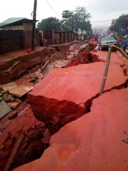 nigeria road collapse monsoon, road collapse nigeria, nigeria road collapse july 2018 video, nigeria road collapse july 2018 pictures