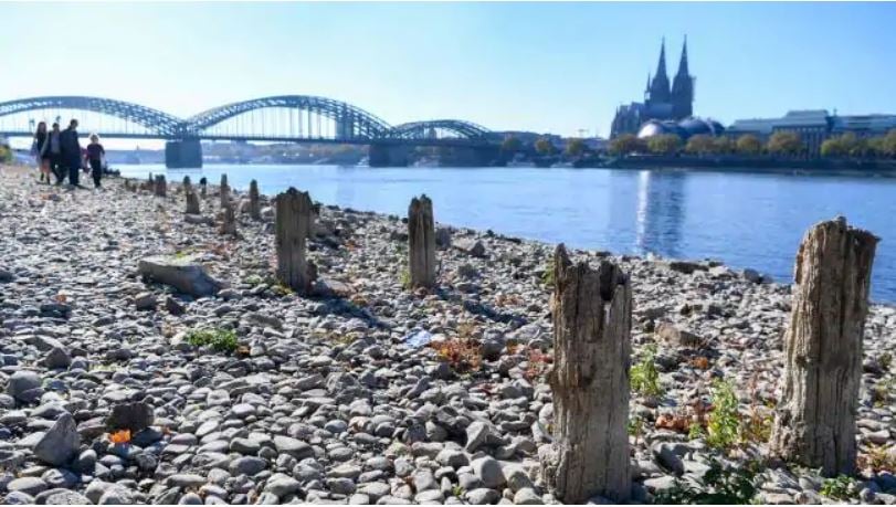 rhine river dry, rhine river dries up due to hot summer, The Rhine river is at record low level, The Rhine river is at record low level pictures, The Rhine river is at record low level video, The Rhine river is at record low level october 2018