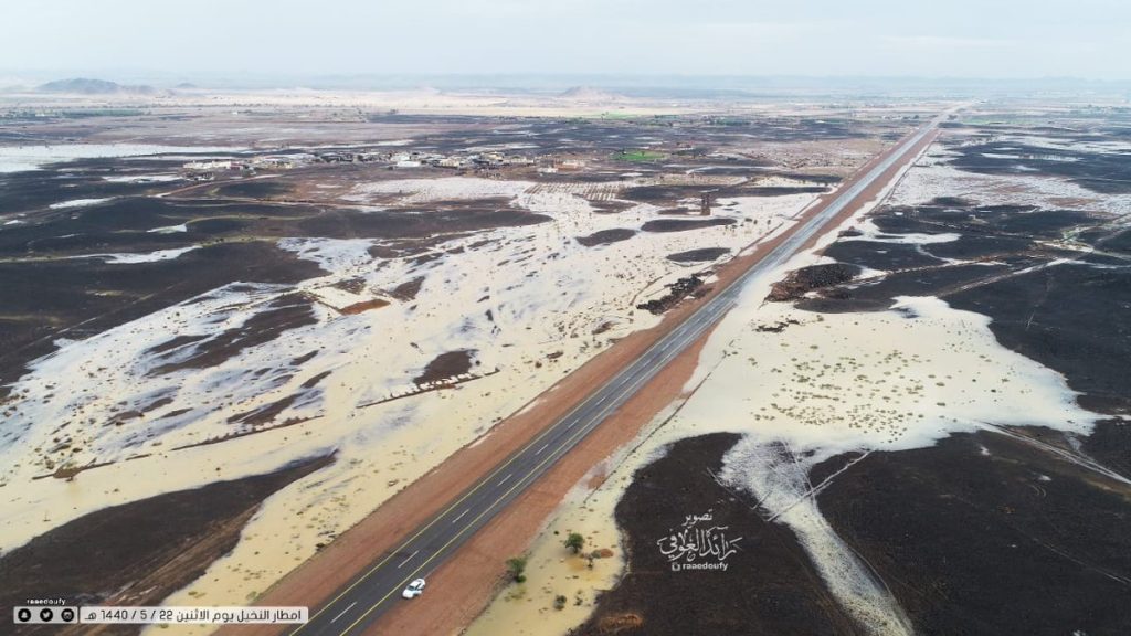 Severe rains in Saudi Arabia turns the desert into raging rivers 1