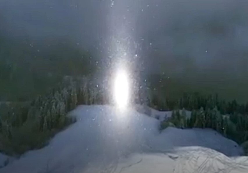 Magic Portal To Another Dimension Opens In Front Of Skiers In Russia Video Strange Sounds
