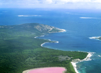 Pink Lake Hillier, why is lake hillier pink?, Pink Lake Hillier photo, Pink Lake Hillier pictures, Pink Lake Hillier pics, Pink Lake Hillier video, video of Pink Lake Hillier, video youtube Pink Lake Hillier, strange lakes australia, Pink Lake Hillier australia pics and video, Picture of The Pink Lake Hillier, Western Australia, The pink Lake Hiller lake in Western Australia. Its pink color remains a unsolved mystery.