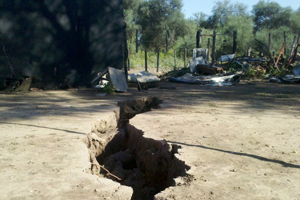 argentina, ground crack, soil crack geology crack, earthquake, heavy rains, washing