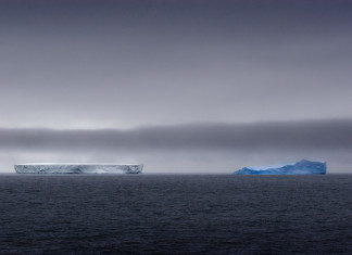 Blue and white iceberg, blue iceberg antarctica, icerberg antarctica, iceberg antarctica, pictures of antarctica, pictures of antarctica icebergs, pictures of antarctica iceberg, wonderful antarctica