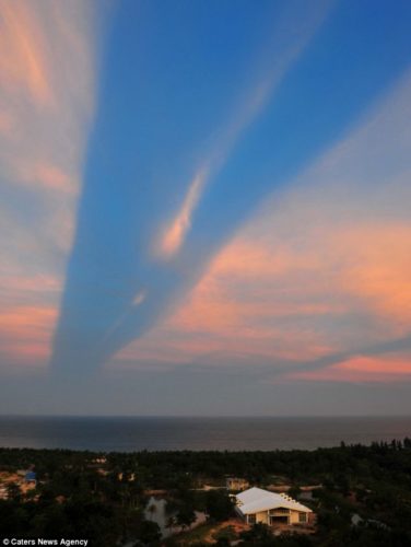 strange cloud formation: the highway to heaven, crepuscular ray, sunbeams, strange shadows, astronomical phenomenon, stairway to heaven led zep