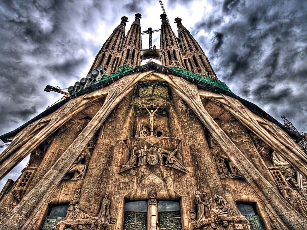 la sagrada familia in Barcelona, basilica sagrada familia, la sagrada familia Barcelona, gaudi's sagrada familia, gaudi's sagrada familia in barcelona, Recta final de l'obra mestra de Gaudí, Recta final de l'obra mestra de Gaudí: sagrada familia, Recta final de la obra maestra de Gaudí, Recta final de la obra maestra de Gaudí: sagrada familia, aline-like church, alien-like chruch: sagrada familia, construction of sagrada familia, discover barcelona: sagrada familia, the amazing sagrada familia in Barcelona, weird achitecture: discover the sagrada familia in barcelona, visit tips: sagrada familia barcelona, discover barcelona: visit sagrada familia, architecture, sagrada familia, antoni gaudi architecture, barcelona, videoconstruction sagrada familia