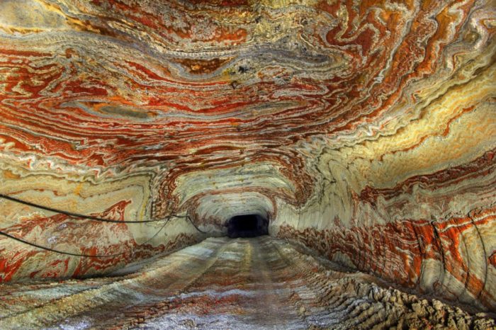 Photo of abandoned salt Mine in Russia, Abandonned salt mine with psychedelic natural patterns in Russia, Abandoned Salt Mine in Russia, Inside the psychedelic salt mine: Abandoned Russian tunnels where mind-bending patterns naturally cover every surface, natural patterns, Abandoned Russian tunnels photo, psychedelic salt mine photo, natural pattern photo, natural patterns in abandonned mine, strange nature patterns, patterns in nature, amazing nature, wierd nature, natural patterns in mine, best nature photo, psychedelic natural patterns in salt mine in Russia