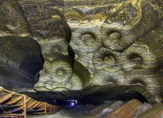 Inside the psychedelic salt mine: Abandoned Russian tunnels where mind-bending patterns naturally cover every surface, natural patterns, natural patterns in abandonned mine, amazing nature, wierd nature, natural patterns in mine, best nature photo, psychedelic natural patterns in salt mine in Russia