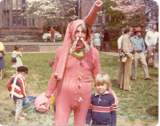 creepy easter bunny photo, Happy Easter: Creepy easter bunny put children in fear and terror