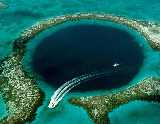 discover amazing places around the world, discover mystery places around the wolrd, discover strange tales for mysterious places around the world, discover fables and folklore explaining mysterious places around the world, Mysterious giant blue hole in Belize