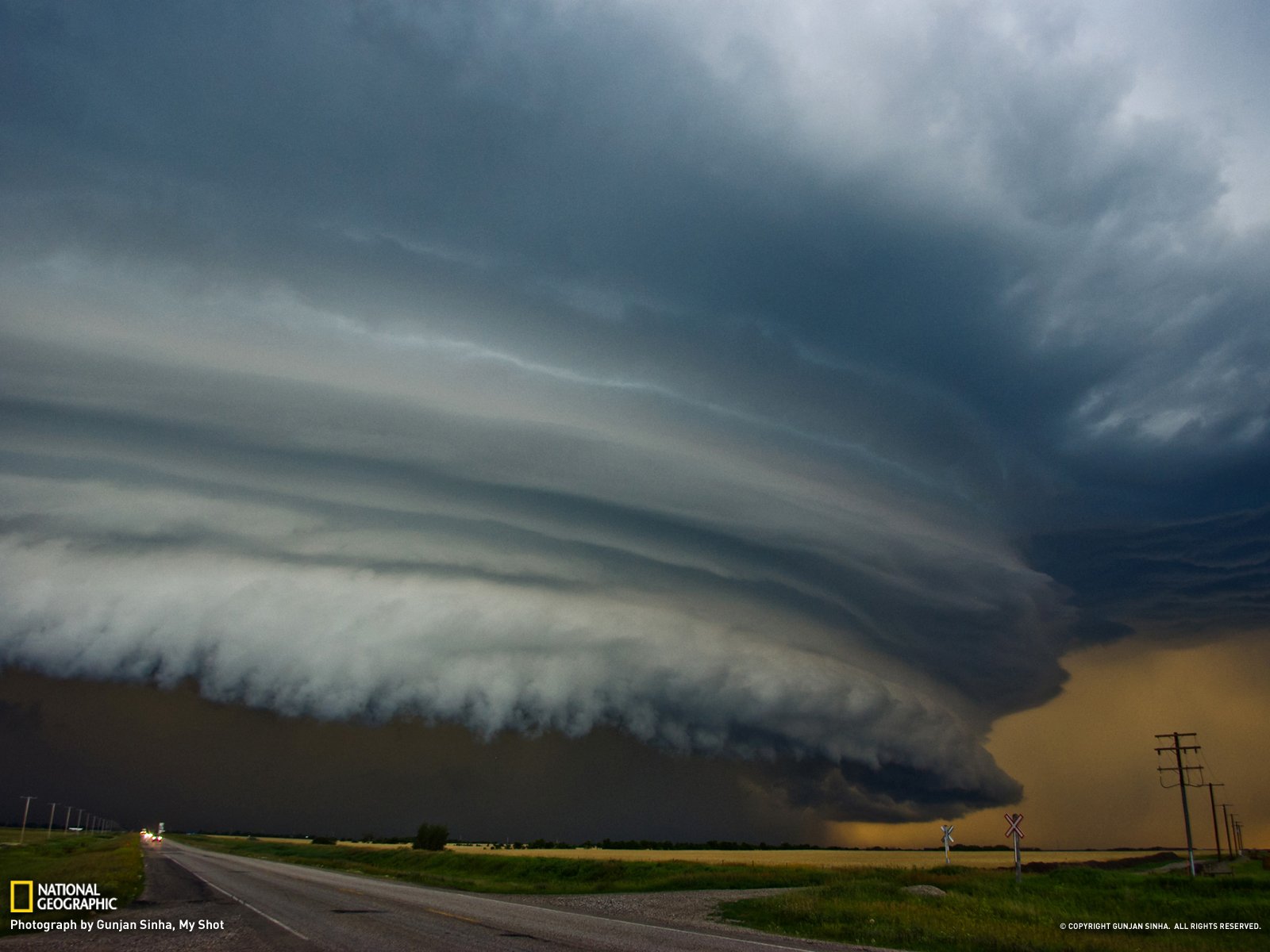 wall and shelf cloud