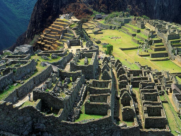 machu picchu, machu picchu photo, machu picchu before and after, machu picchu before and after photo, machu picchu before and after pictures, About the same spot than the image above but 100 years after: The actual view of the legendary Inca city. Photo: Imgur, evolution of machu picchu from 1911 to our days in photos