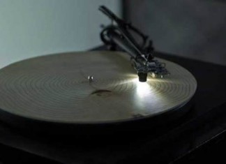 tree record player, What Tree Rings Sound Like Played on a Record Player, amazing artpiece: tree record player, amazing experimental music: tree record player, This is the unexpected and eerie sound of tree rings when played on a record player, amazing sound, strange sound, sound of tree sounds of tree rings, can slices of rings make music, tree rings music, tree ring sounds, the strange sounds and music of tree rings, best experimental art and music: tree ring sounds
