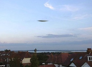 ufo sightings, UFO sightings Portsmouth, What is this weird silver object in the sky of Portsmouth?UFO spaceship, alien spaceship, alien in Portsmouth, Portsmouth alien