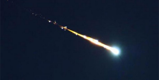  meteor explosion corsica august 2014, meteor explodes over corsica august 30 2014, mysterious boom lights up the corsican sky august 29 2014, corsica meteor explosion august 2014, mysterious explosion, mystery booms, meteor explosion, meteor explosion corsica august 2014, According to witness a large fireball exploded  over Corsica lighting up the sky on August 29 2014. Stock photo only for representative purposes (not the actual bolide)