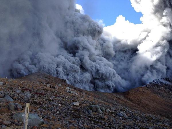 Mt ontake volcano, ontake volcano erupts september 2014, ontake volcano eruption photo, ontake volcano video, ontake volcano ash cloud, ontake volcano septemebr 2104, ontake volcano, ontake volcano eruption, The ash cloud rolling down Ontake volcano on September 27, 2014. Look at the insane video!
