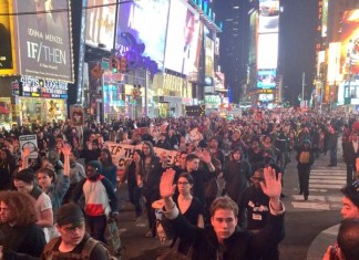 no indictment for Ferguson officer, no indictment for Ferguson police officer, mike Brown, ferguson riot november 24 2014, Protesters react to Ferguson grand jury decision, Protesters react to Ferguson grand jury decision: Protestors have just arrived in Time Square NYC
