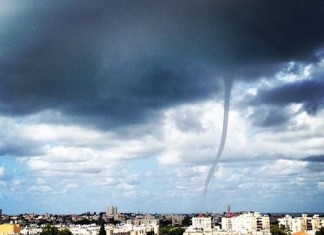 waterspout, waterspout photo, waterspout video israel, waterspout video and photo november 2014, best waterspout photo 2014, waterspout tel aviv israel, Giant and beautiful waterspout swept through Zel Aviv's marina on November 3, 2014