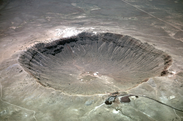 meteor crater, meteor crater arizona, meteor crater arizona photo, pics of meteor crater in Arizona