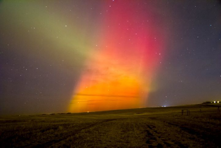 aurora picture, northern lights picture, red aurora, geomagnetic storm march 2015 pictures, pictures of aurora during solar storm on March 17 2015
