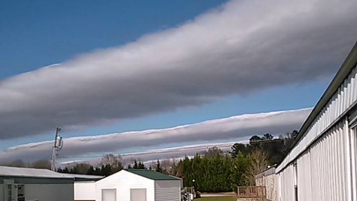 roll clouds alabama march 2015, wave clouds alabama march 2015, streak clouds in alabama, convective roll clouds baffle alabama, strange cloud streets in Alabama, rippled clouds in Alabama march 2015