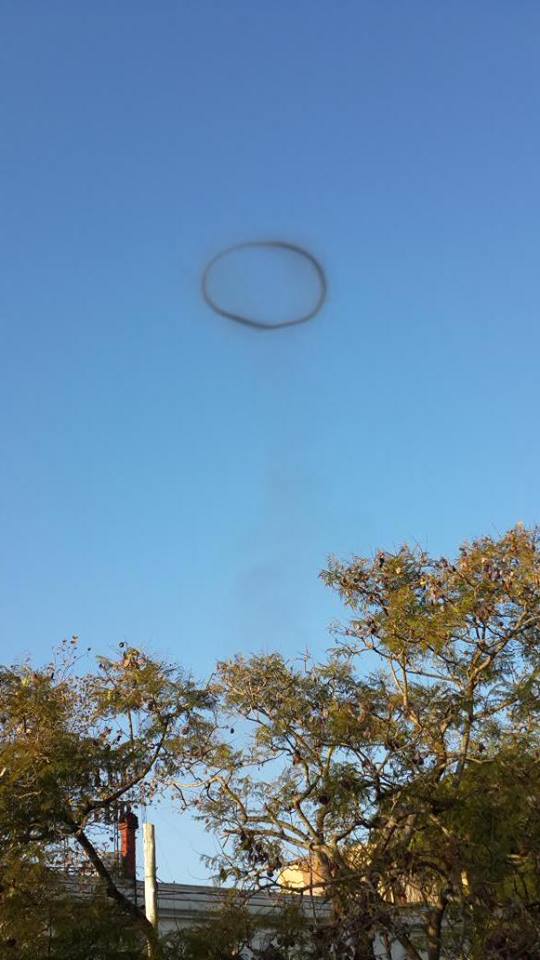 black circle sky argentina may 2015, black ring may 2015 argentina sky, Strange black ring appears in the sky of Tigre Argentina may 25 2015, black circle argentina may 2015, black circle cloud argentina tigre, buenos aires black circle cloud may 2015, black circle cloud appears in sky of Tigre may 25 2015