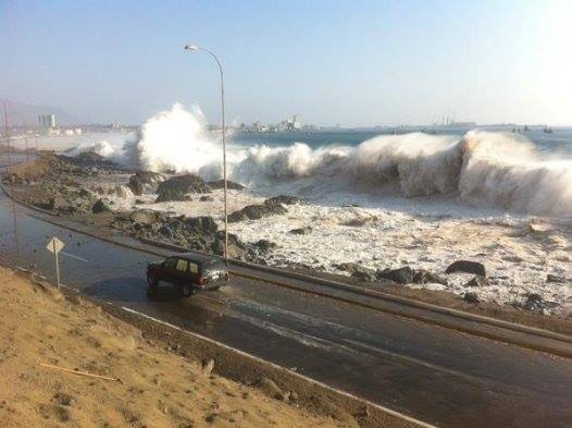 extreme surge south america may 2015, giant waves pacific coast may 2015, surge south america may 2015, giant waves kill sout america mexico to chile, surge mexico to chile pacific coast may 2015, Grandes olas en playas de Panama, Mar de Fondo, Mar de Fondo 2015, Mar de Fondo 2015 foto e video
