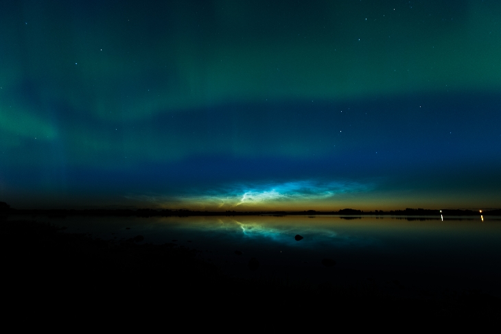 noctilucent cloud aurora, The neon blue noctilucent clouds with green aurora. Photo: Harlan Thomas, noctilucent cloud and aurora, noctilucent cloud aurora photo, noctilucent cloud aurora picture, best noctilucent cloud aurora picture, canada noctilucent cloud with aurora, noctilucent cloud and aurora glow together