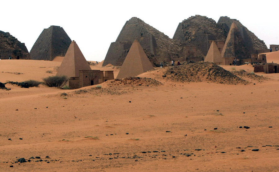 pyramids of meroe sudan, pyramids of meroe, nubian pyramids, ancient sudan pyramids, sudan pyramids photo, pyramids of meroe sudan video