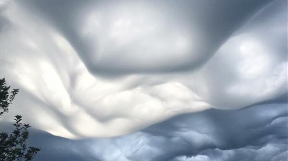 undulatus asperatus photo, Asperatus clouds as observed from Cincinnati, Asperatus clouds over Harrodsburg, Kentucky