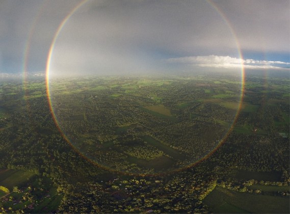 Circular double rainbow in the sky of the Netherlands - Strange Sounds