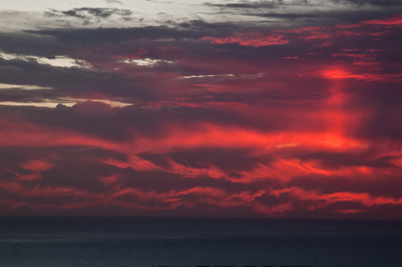 Sunset pillar caught over the Canary Islands by Roberto Porto