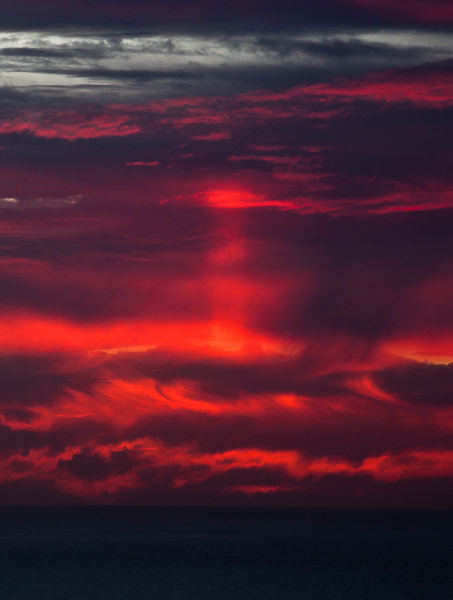 Sunset pillar caught over the Canary Islands by Roberto Porto