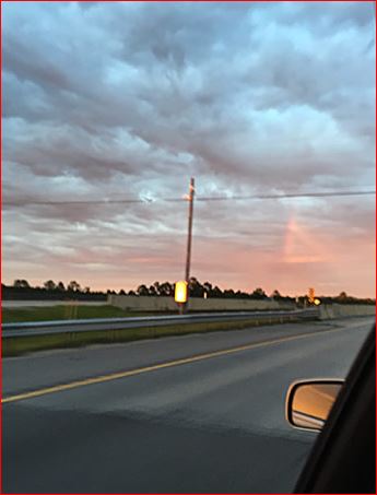 mysterious red triangle mississippi, triangular ufomississippi, ufo sightings mississippi, red triangular ufo mississippi, what is this strange red triangle in the sky of mississippi, Close-up images of this mysterious red triangle in the sky of Mississippi, Is this a magic portal opening in the sky? A triangular UFO?