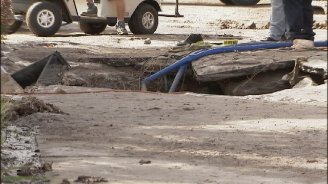 sinkhole swallows teen orange county, sinkhole swallows teen orange county florida, disabled teen swallowed by sinkhole orange county florida, florida sinkhole swallows teen, florida sinkhole special need teeen, special need teen sawllowed by sinkhole in Orange county florida october 2015, The special need teen was swallowed and almost drowned in this sinkhole in an apartment complex at Orange County, Florida.