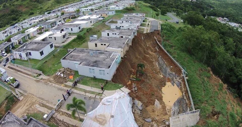 ceiba landslide, ceiba landslide pictures, ceiba landslide video, Derrumbe en Ceiba, Familias afectadas por derrumbe en Ceiba