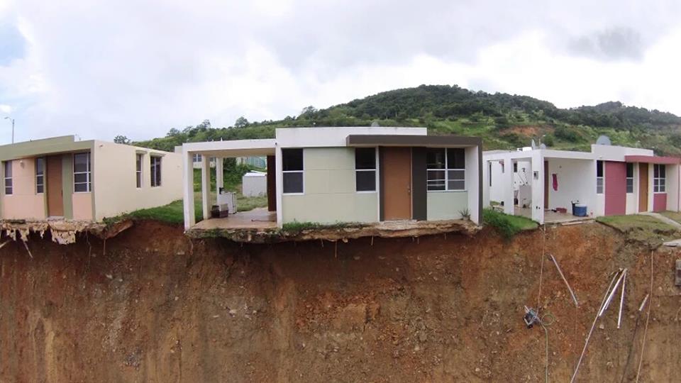 ceiba landslide, ceiba landslide pictures, ceiba landslide video, Derrumbe en Ceiba, Familias afectadas por derrumbe en Ceiba
