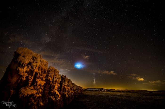mysterious explosion salton sea, mysterious explosion salton sea gif, mysterious explosion salton sea pictures, strange lights LA, mysterious lights LA and san diego, missile lauch socal november 7 2015, This amazing gif features the insane explosion observed from Salton Sea on November 7 2015. Coincides with the Tident II missile launch
