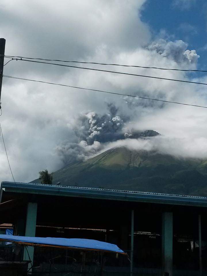 Kanlaon Volcano eruption, Kanlaon eruption, Kanlaon Volcano eruption photo, Kanlaon Volcano eruption december 2015, Kanlaon Volcano eruption december 25 2015