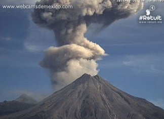 colima eruption christmas, colima eruption christmas day, colima volcano erupts christmas, volcano colima eruption december 25 2015